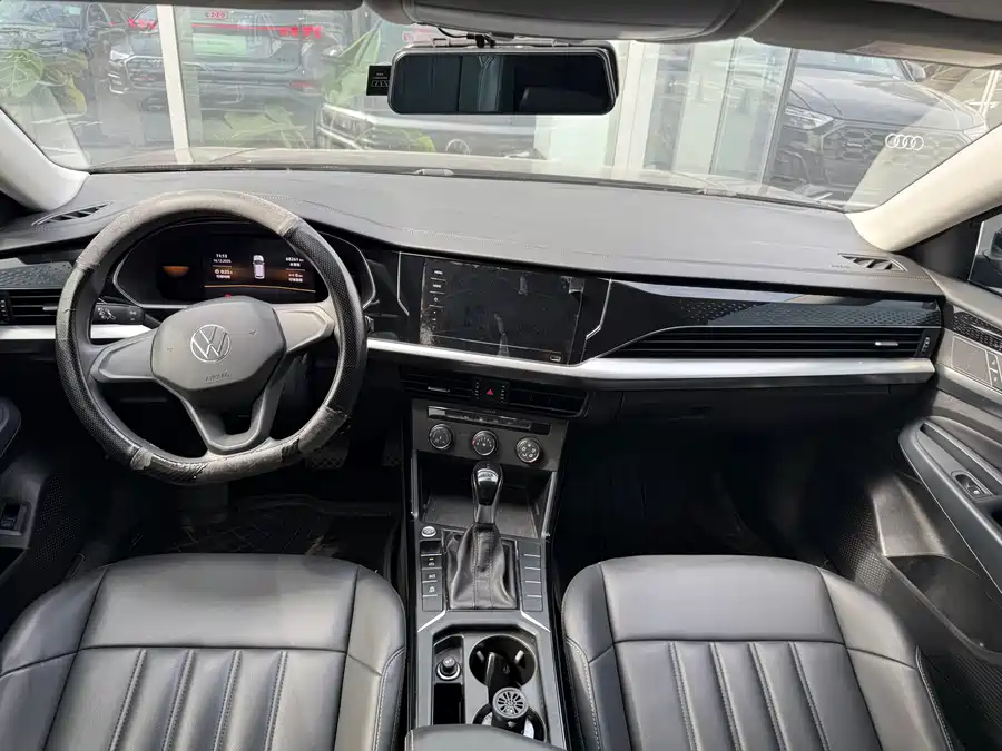 Volkswagen Passat, 2022