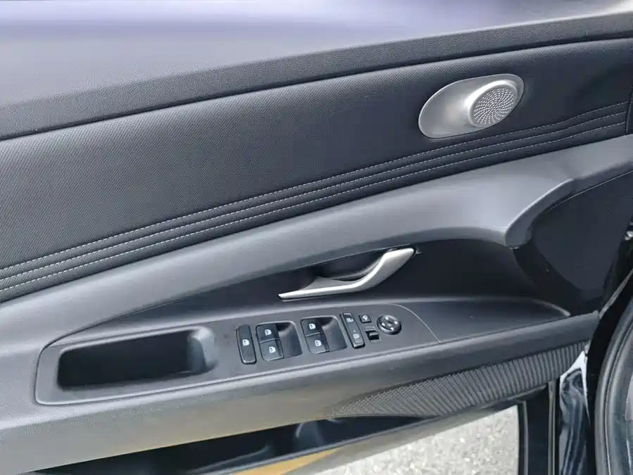 Hyundai Elantra, 2022