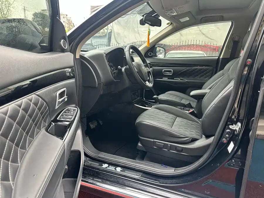 Mitsubishi Outlander, 2021