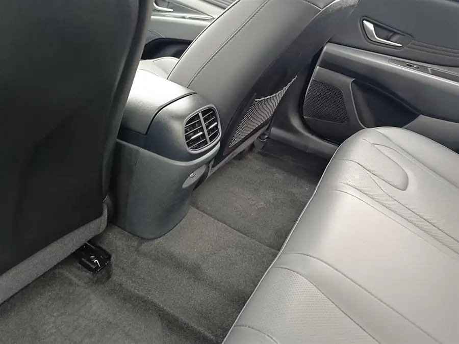 Hyundai Elantra, 2022