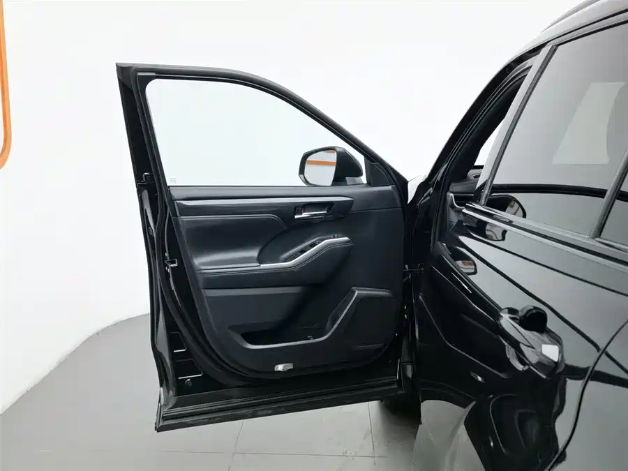 Toyota Crown Kluger, 2023