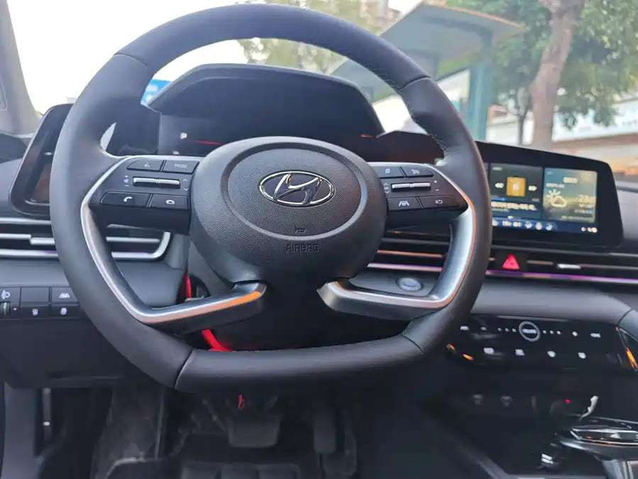 Hyundai Elantra, 2022