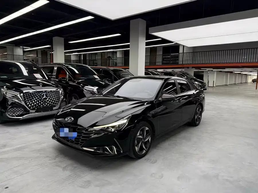 Купить Hyundai Elantra 2023 года с пробегом новый