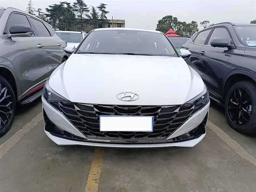 Hyundai Elantra, 2022
