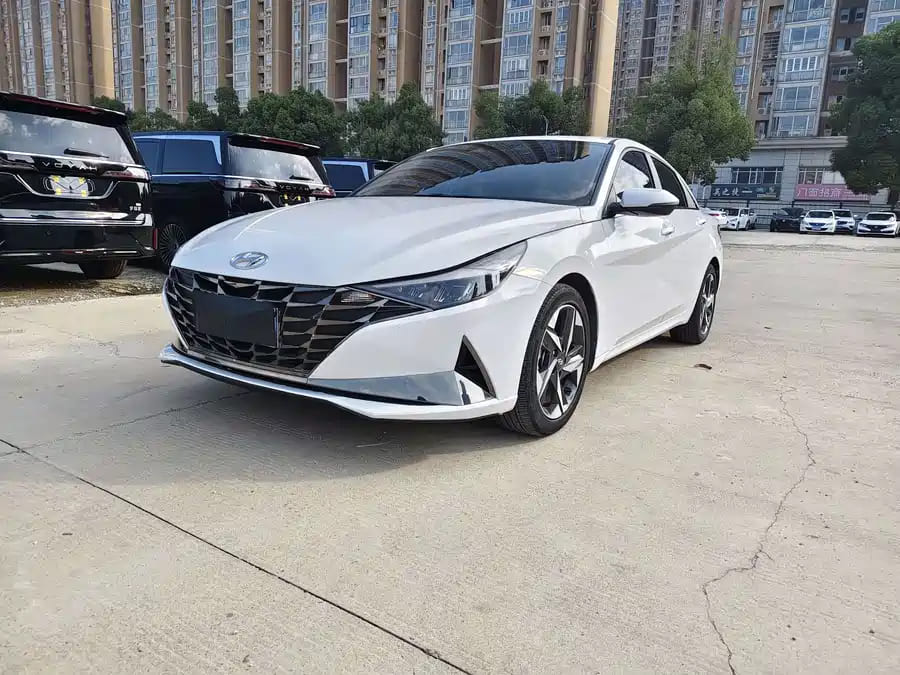 Купить Hyundai Elantra 2023 года с пробегом новый