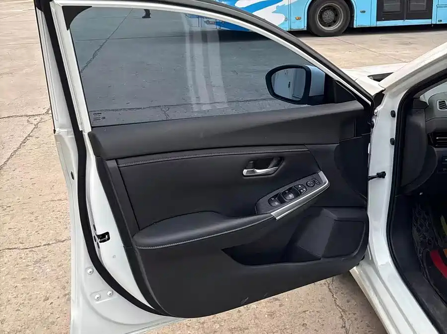 Nissan Sylphy, 2023