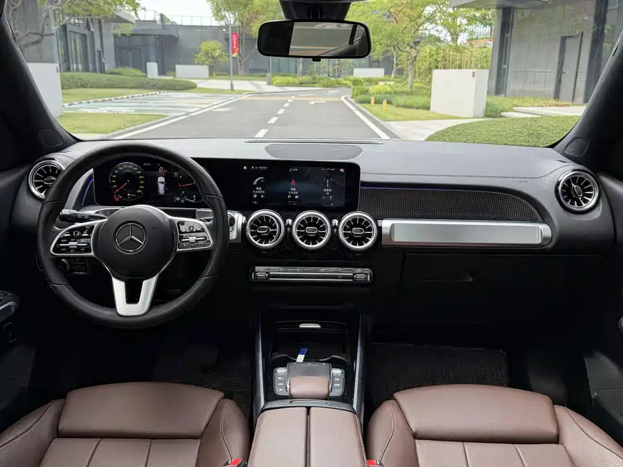 Mercedes-Benz GLB180, 2021