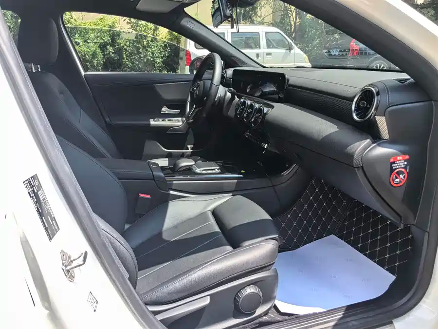 Mercedes-Benz A180L, 2021