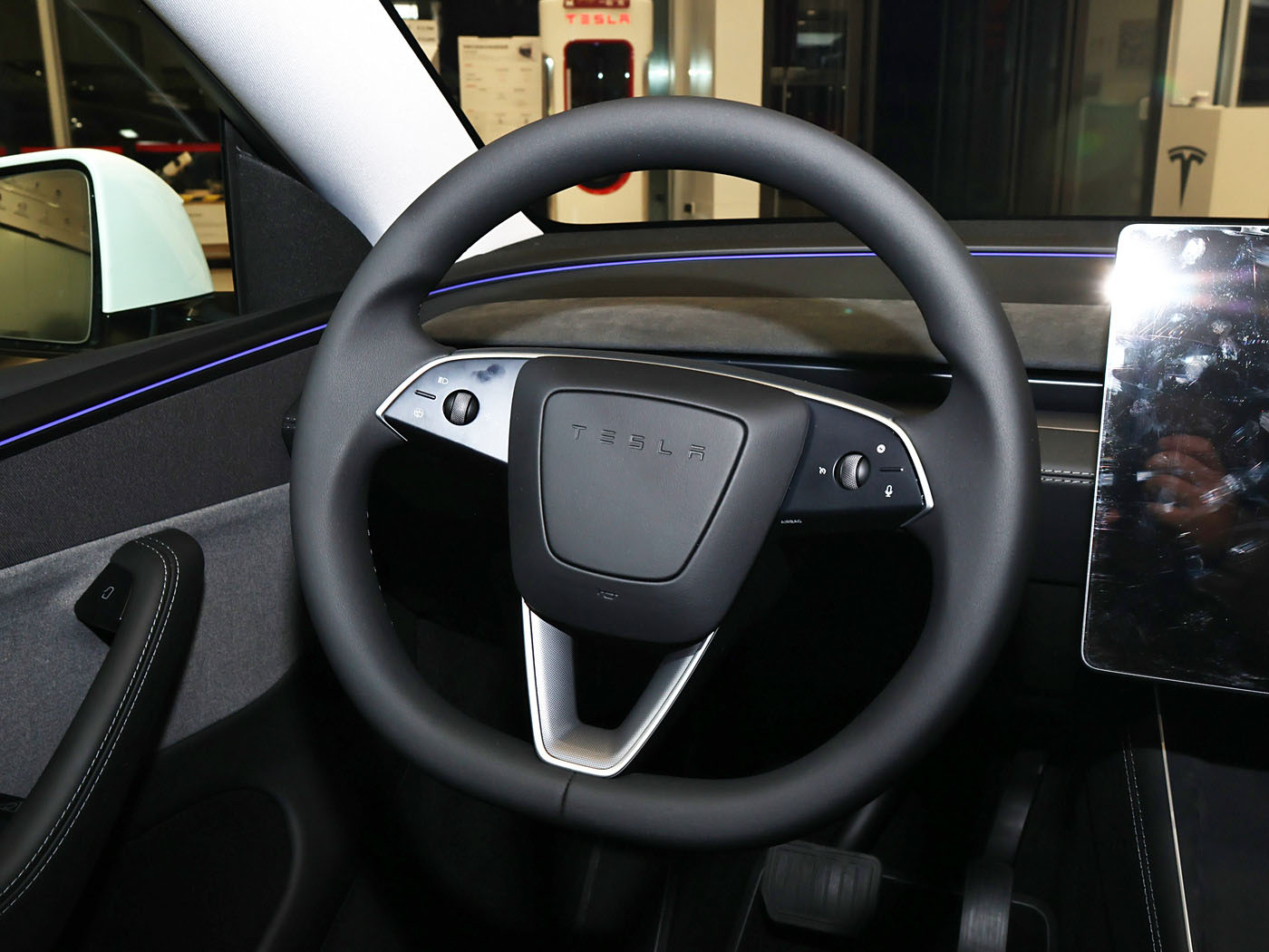 Tesla Model Y, 2025