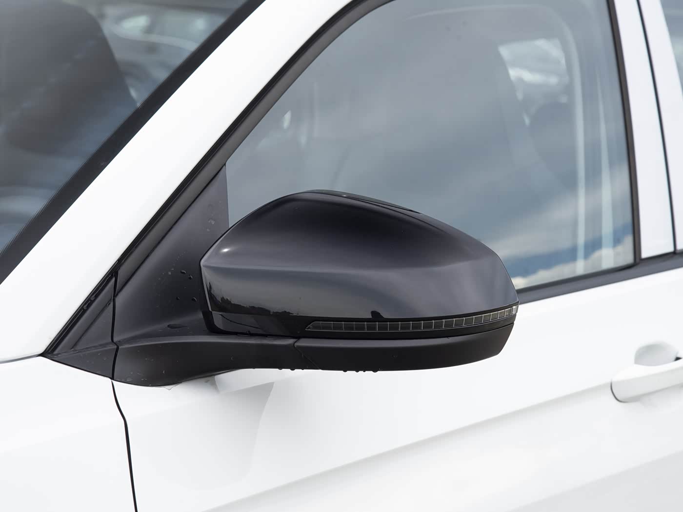 Volkswagen Tharu XR, 2026