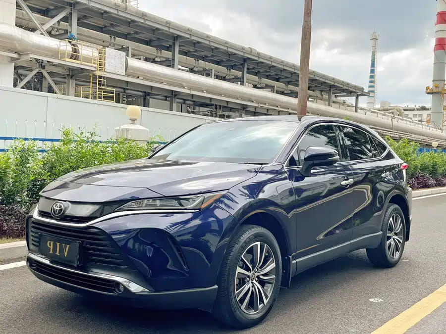 Купить Toyota Harrier 2023 года с пробегом новый