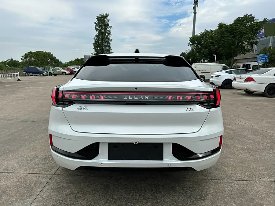 Zeekr 001, 2022