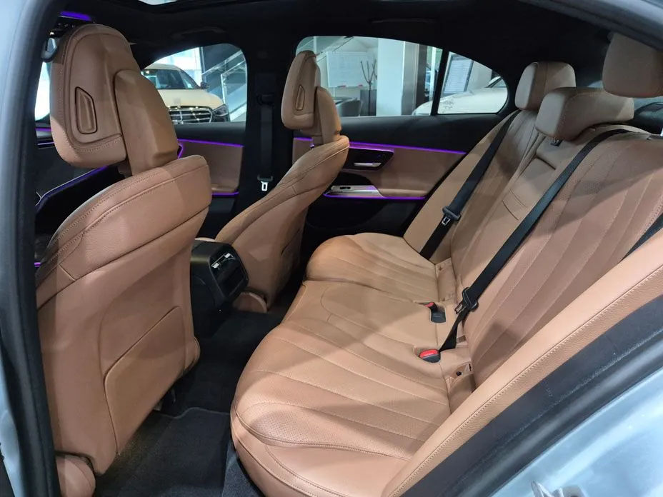 Mercedes-Benz E200, 2024