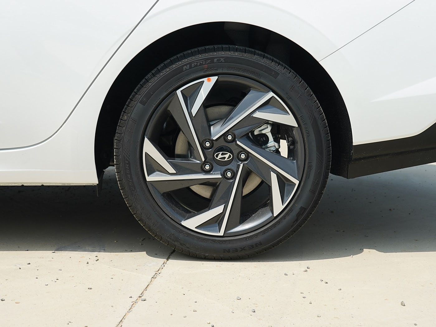 Hyundai Elantra, 2025