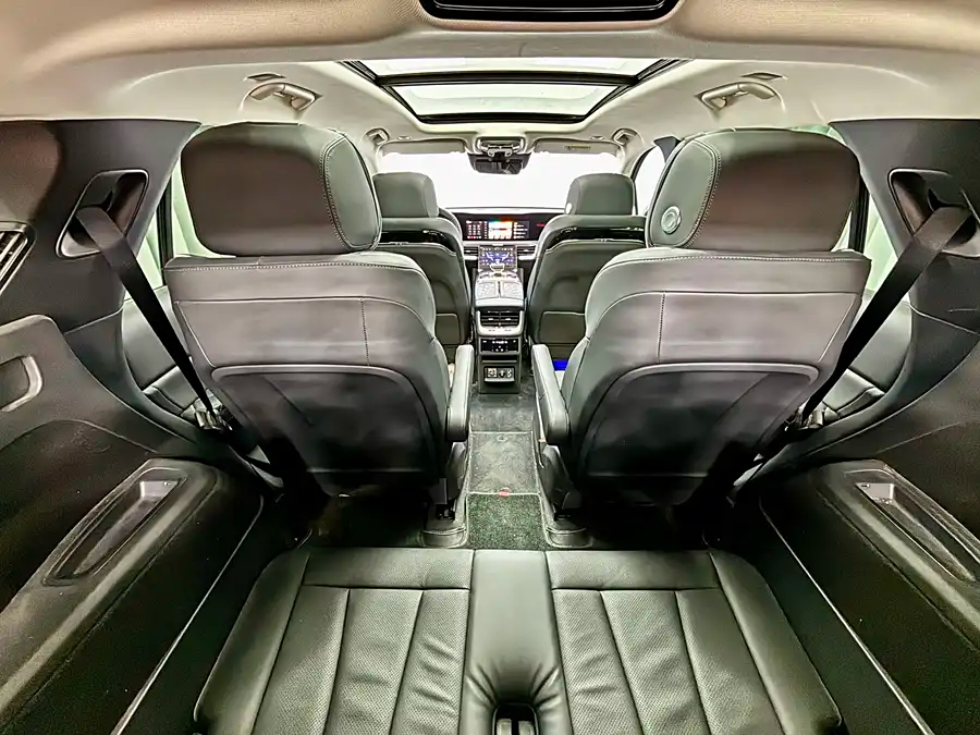Hongqi E-HS9, 2023