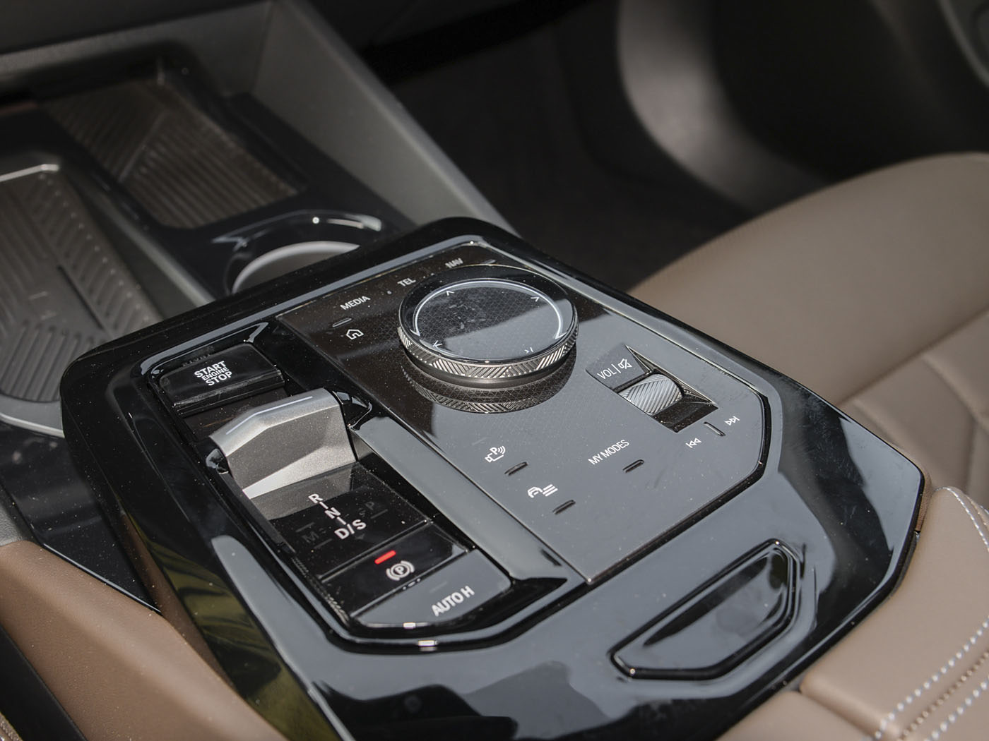 BMW 525Li, 2024