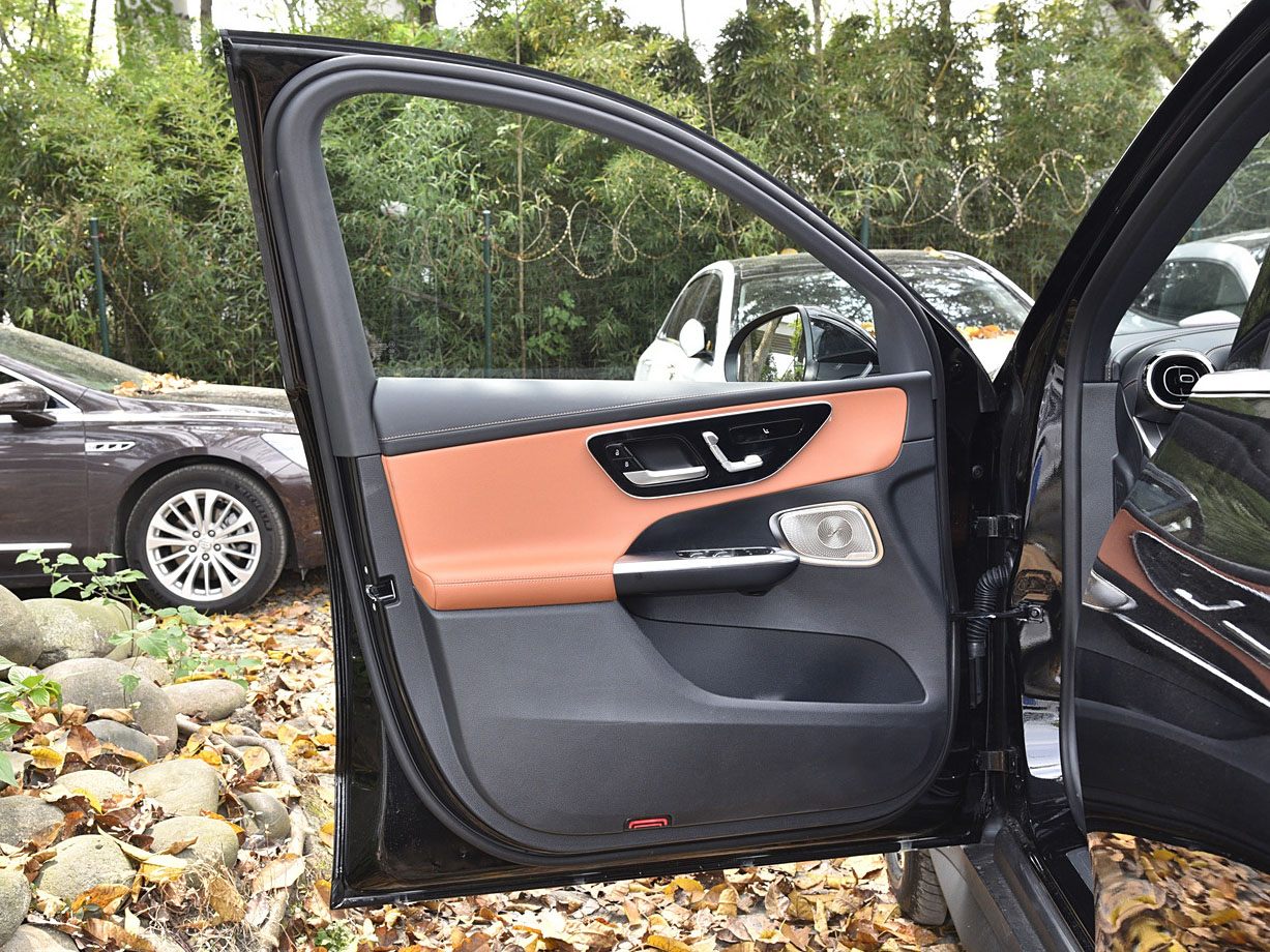 Mercedes-Benz GLC 260 L, 2024