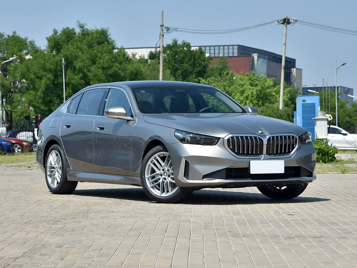 BMW 525Li, 2024
