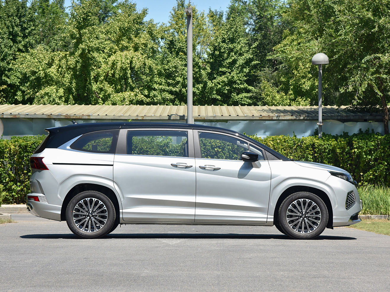 Hyundai Custo, 2025