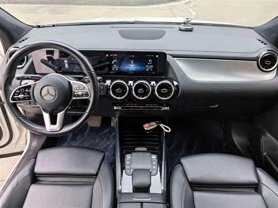 Mercedes-Benz GLA180, 2022