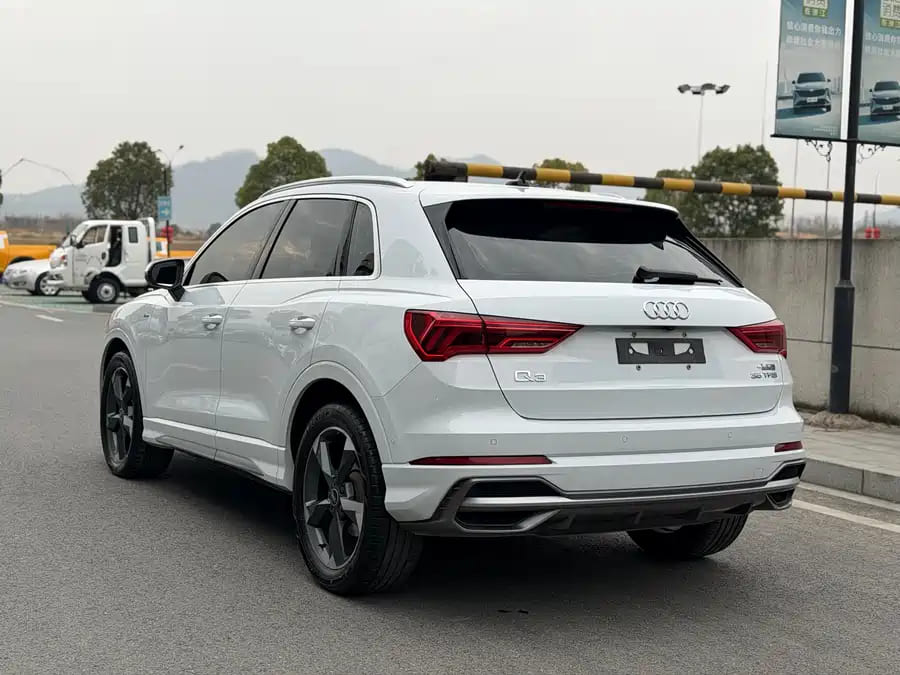 Audi Q3, 2022