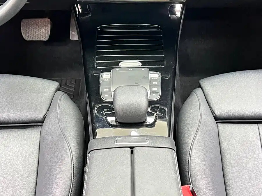 Mercedes-Benz A180L, 2021