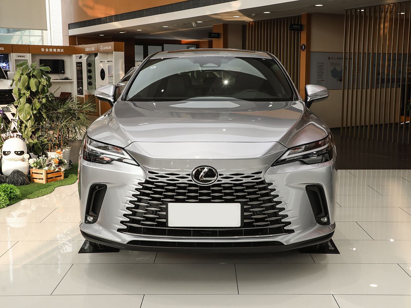 Lexus RX300, 2025