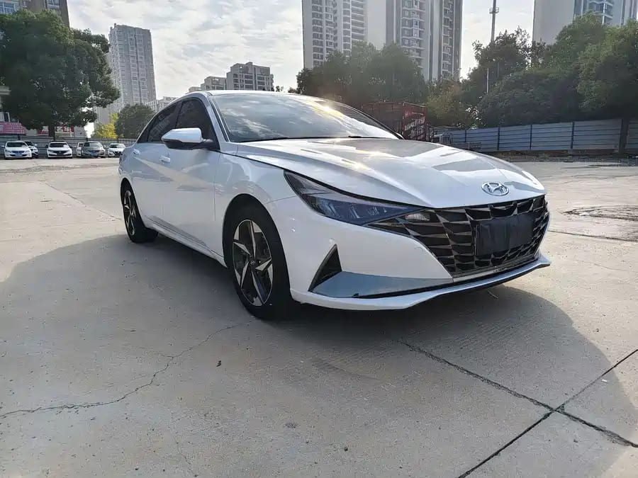 Hyundai Elantra, 2023