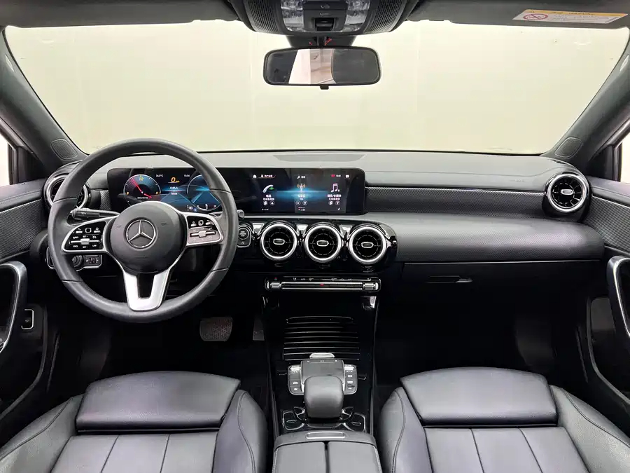 Mercedes-Benz A180L, 2021