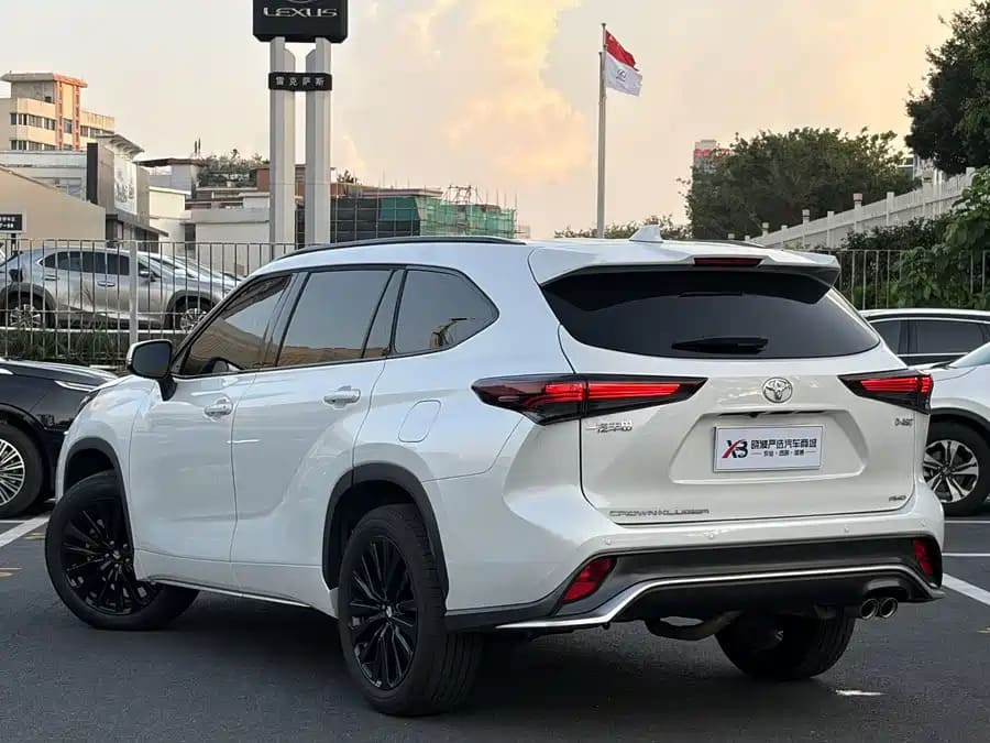 Toyota Crown Kluger, 2025