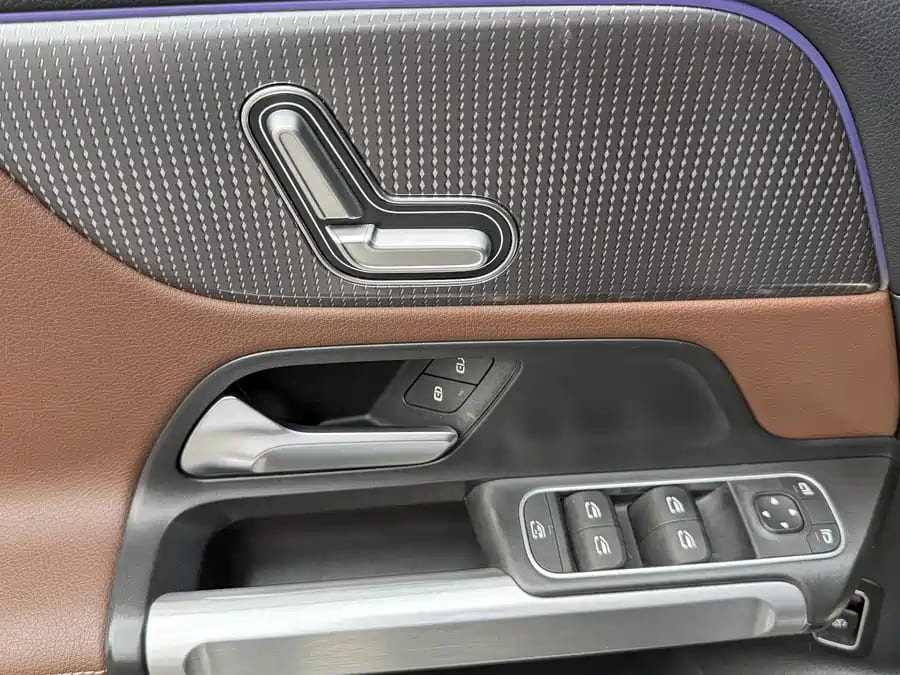 Mercedes-Benz GLB180, 2021