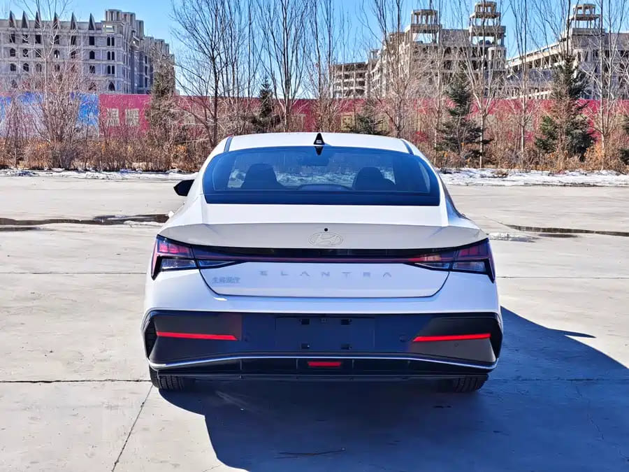 Hyundai Elantra, 2023