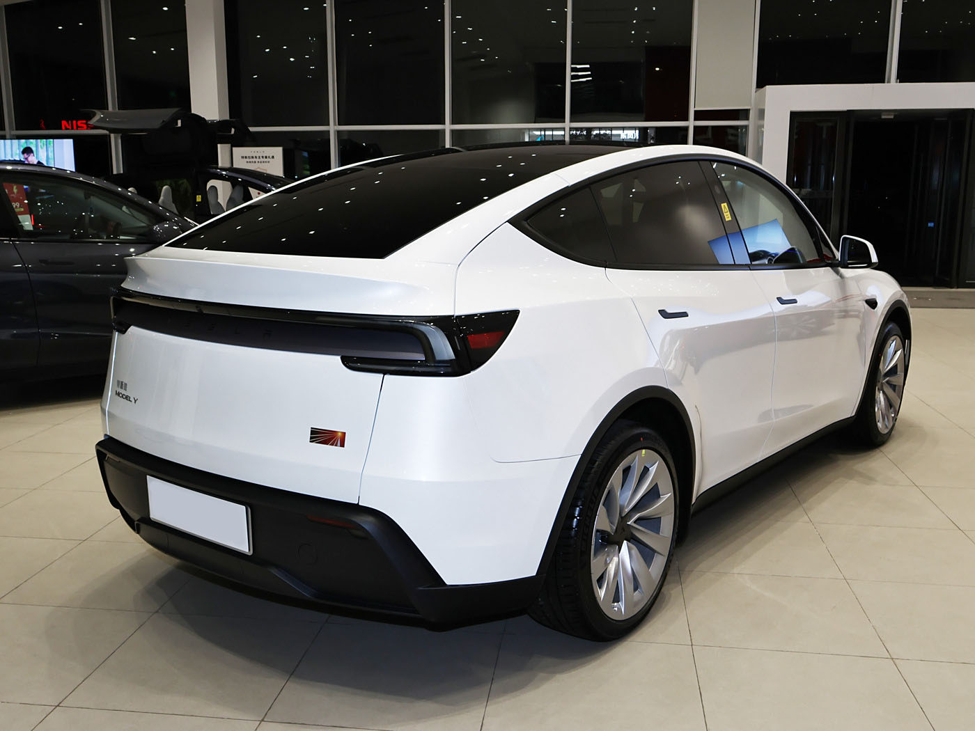Tesla Model Y, 2025