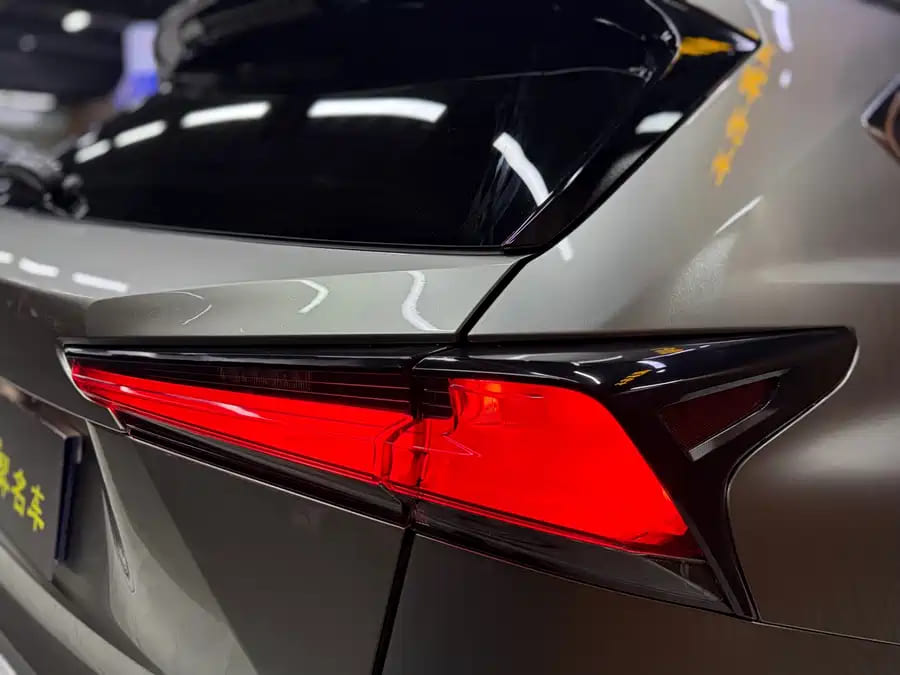 Lexus NX200, 2021