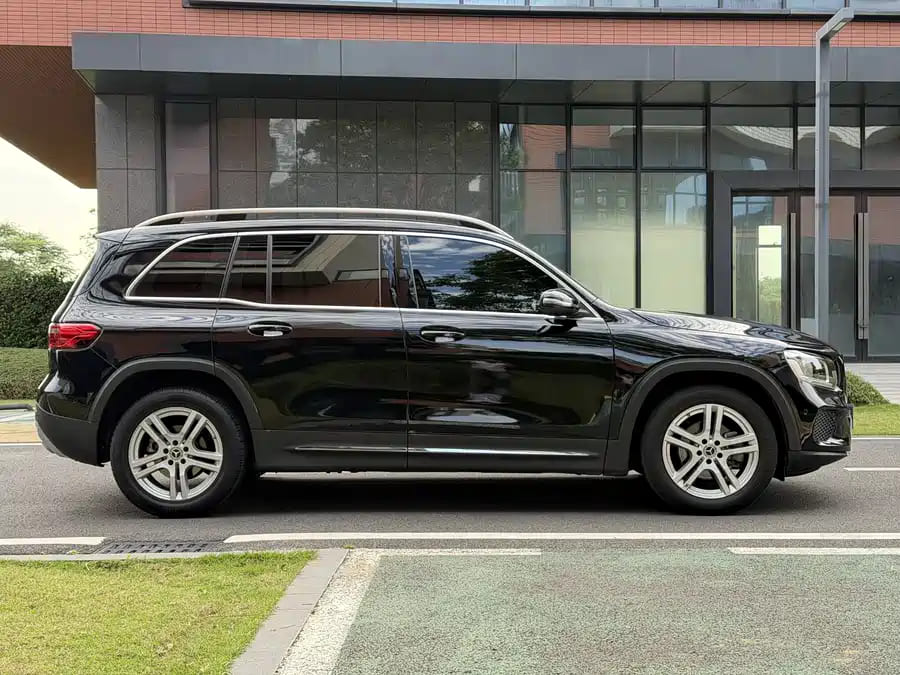 Mercedes-Benz GLB180, 2021