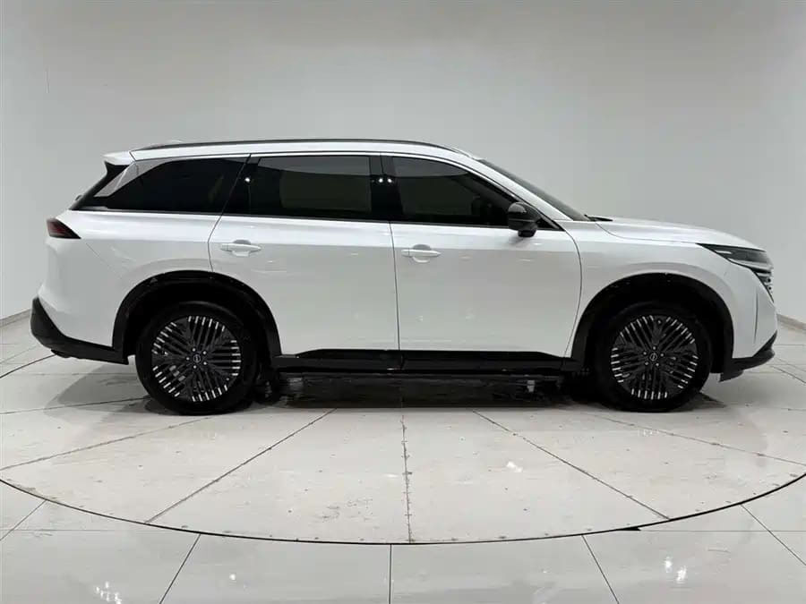 Nissan Pathfinder, 2025