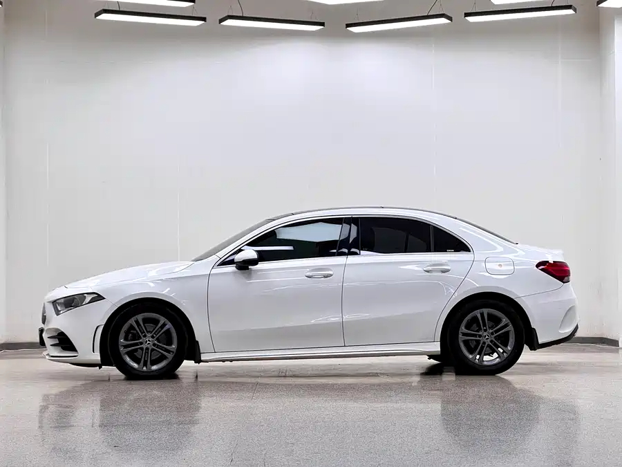 Mercedes-Benz A180L, 2021