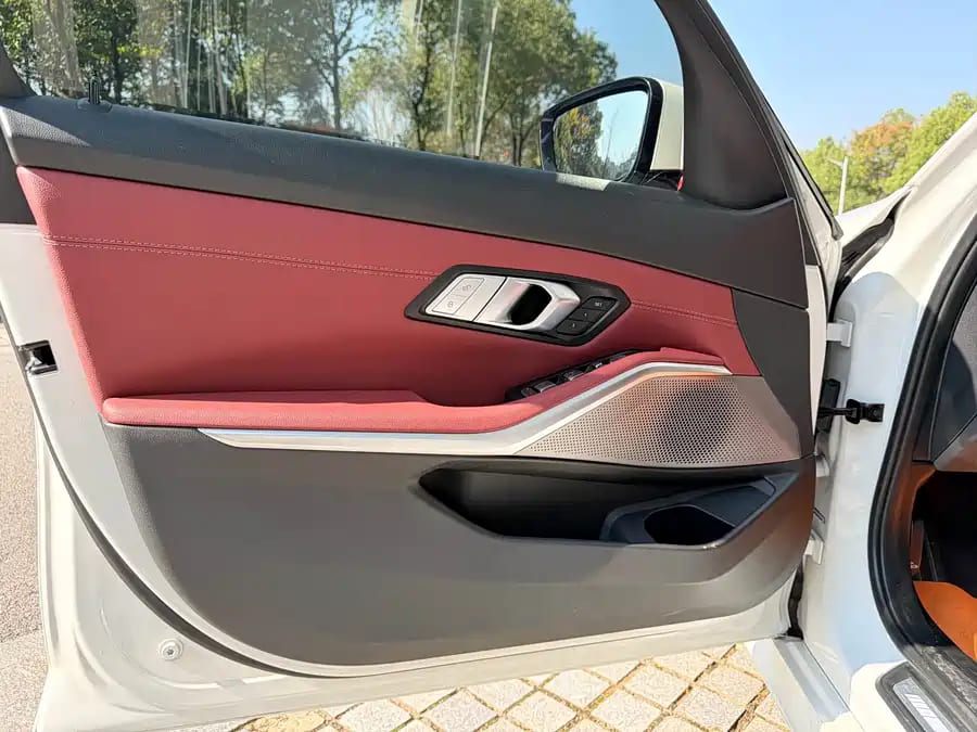 BMW 320Li, 2022