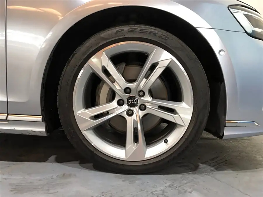 Audi A8L, 2023