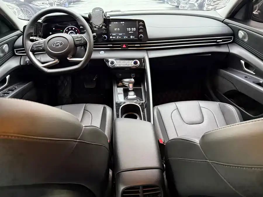 Hyundai Elantra, 2023