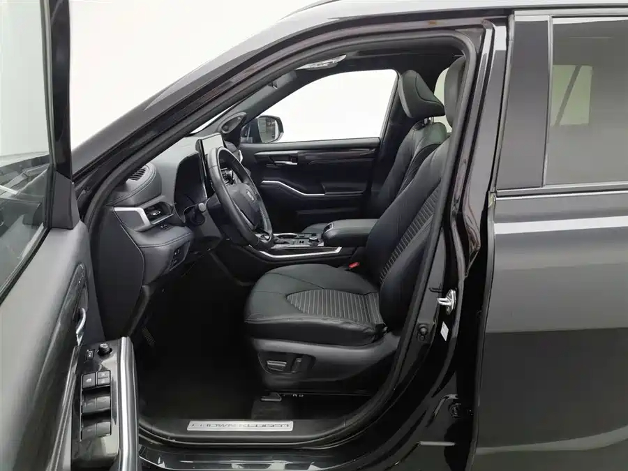 Toyota Crown Kluger, 2023