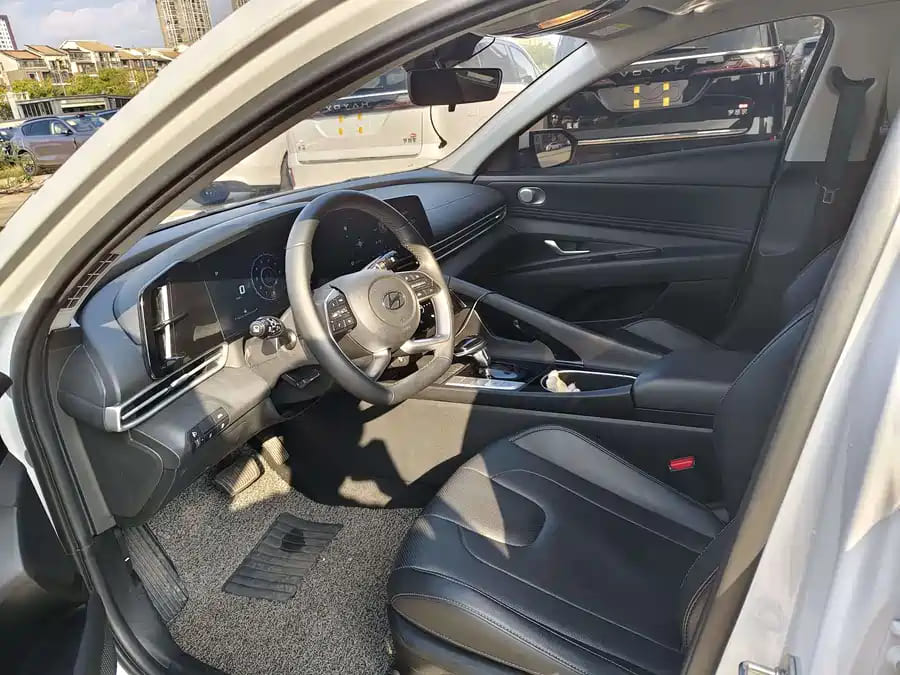 Hyundai Elantra, 2023