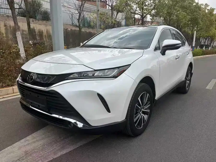 Купить Toyota Harrier 2023 года с пробегом новый