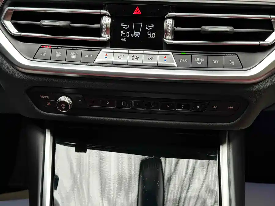 BMW 320Li, 2022