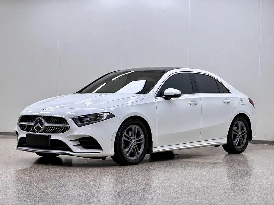 Купить Mercedes-Benz A180L 2021 года с пробегом новый