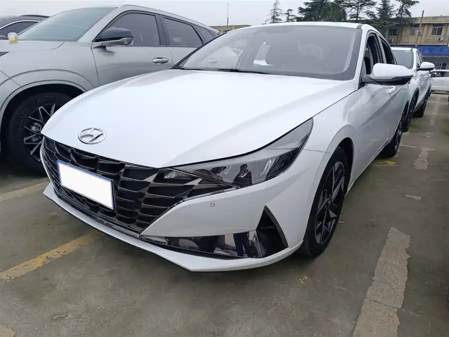 Купить Hyundai Elantra 2022 года с пробегом новый