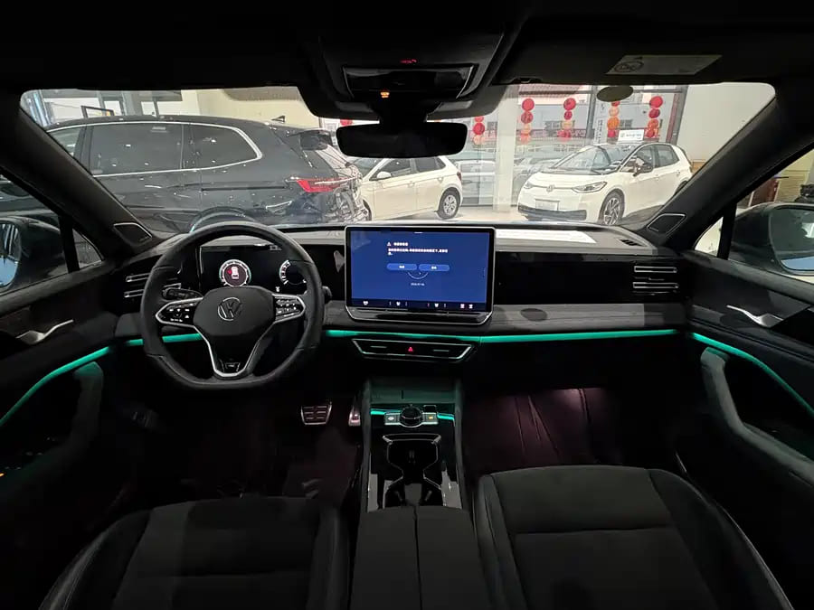 Volkswagen Tiguan L PRO, 2024