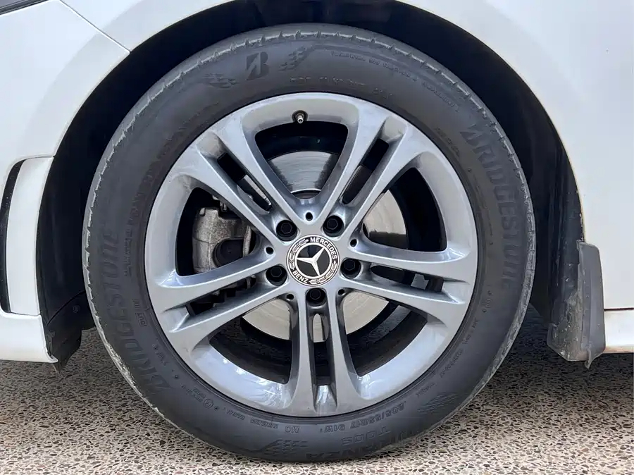 Mercedes-Benz A180L, 2021