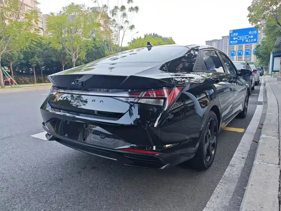 Hyundai Elantra, 2022