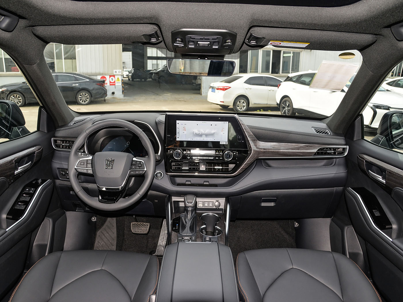 Toyota Crown Kluger, 2025